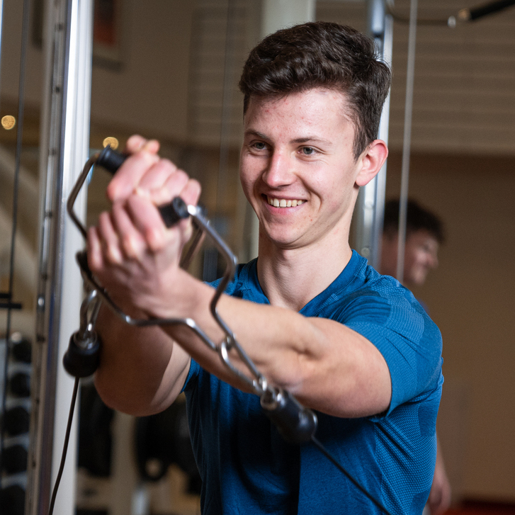 Schalke Sportpark - Injoy - Mann Training Fitness